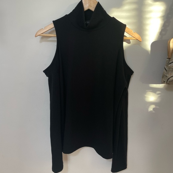 Blouse / Sweater Cutout Shoulder - Picture 1 of 3